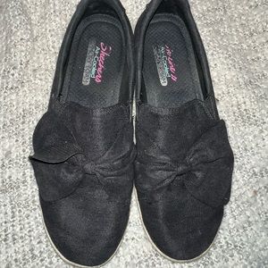 Sketchers slip ons, black, size 8, bow on top